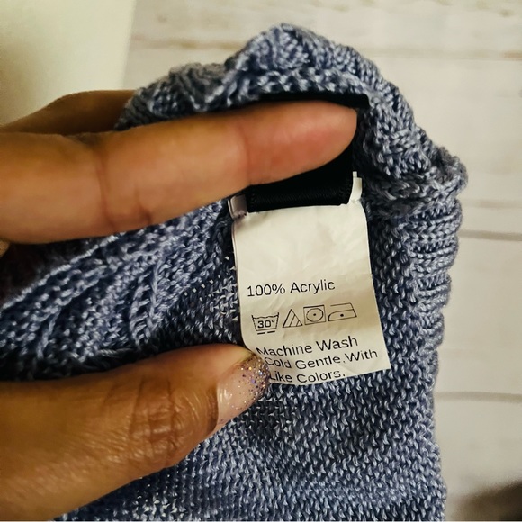 Cable Knit Sweater Vest - Picture 6 of 6